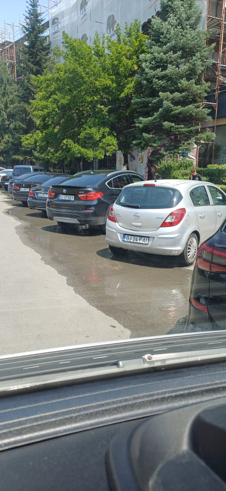 Se reia furnizarea apei după avaria majoră de pe bulevardul Ecaterina